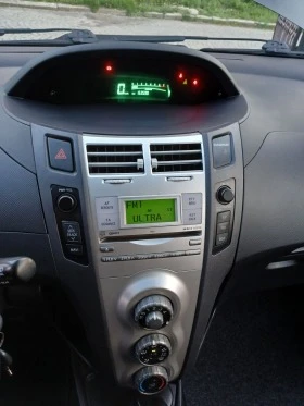 Toyota Yaris 1.0i , снимка 10