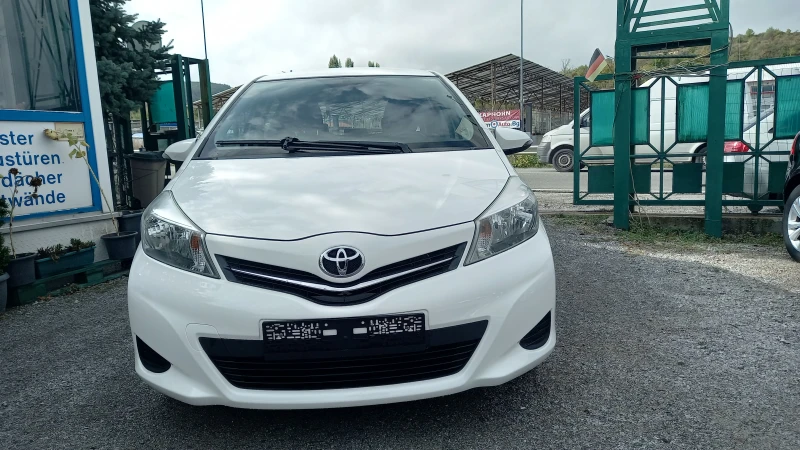 Toyota Yaris 1.3i-Нави= Камера, 6 скорости, снимка 2 - Автомобили и джипове - 47469229