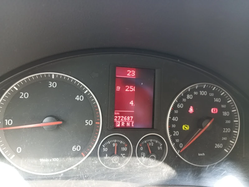 VW Golf 1.9 TDI DSG , снимка 5 - Автомобили и джипове - 48590072