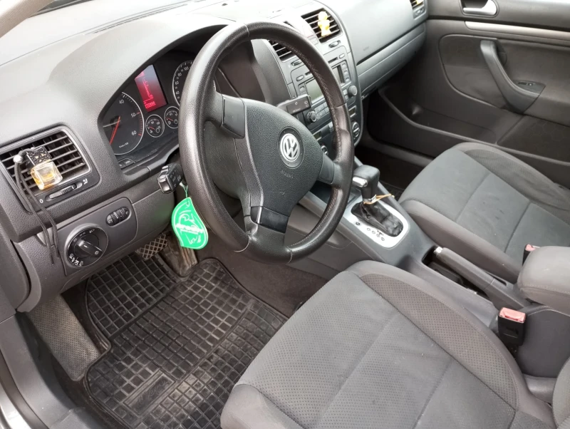 VW Golf 1.9 TDI DSG , снимка 6 - Автомобили и джипове - 48590072