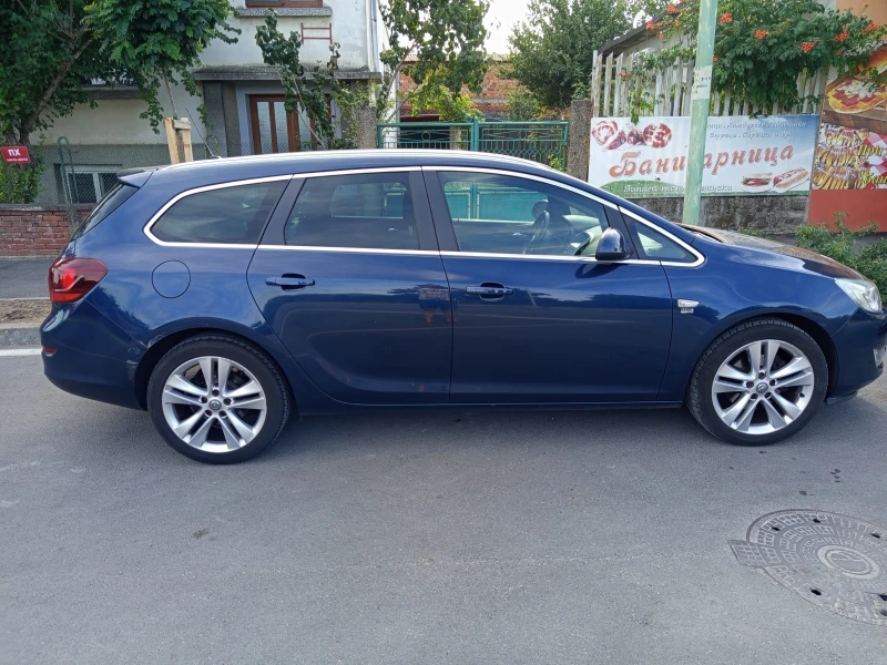 Opel Astra  Opel Astra Sports Tourer , снимка 2 - Автомобили и джипове - 51610576