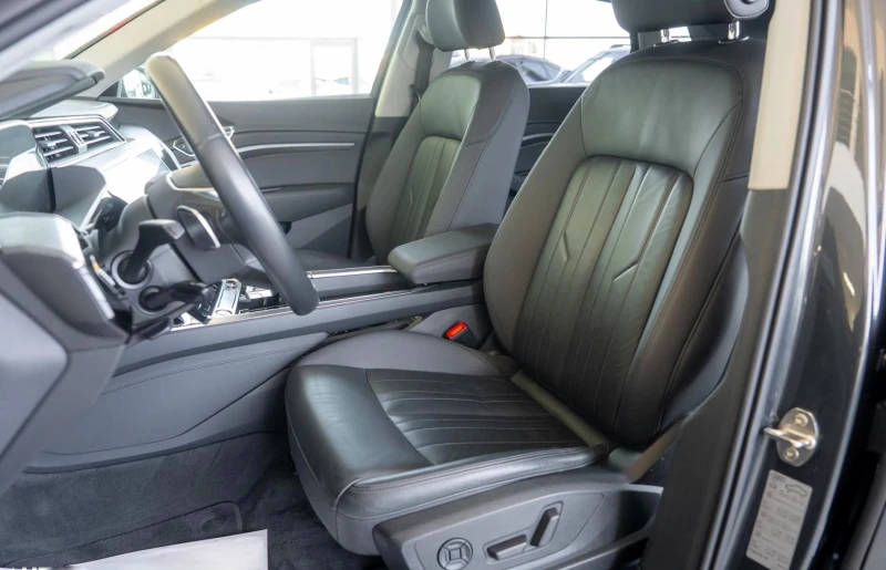 Audi E-Tron 50 Quattro, снимка 8 - Автомобили и джипове - 52748964