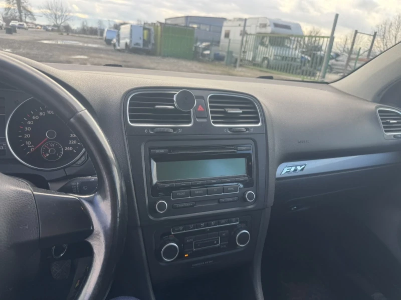 VW Golf 1.6TDI, снимка 5 - Автомобили и джипове - 53182253