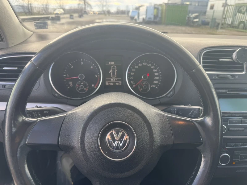 VW Golf 1.6TDI, снимка 4 - Автомобили и джипове - 53182253