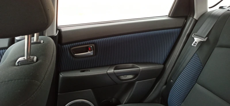 Mazda 3, снимка 2 - Автомобили и джипове - 53328785