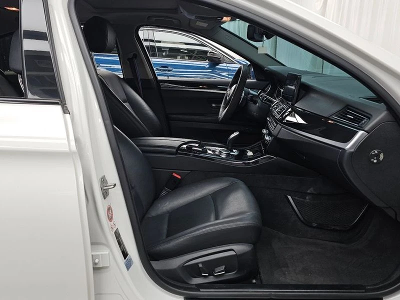 BMW 530 530d xDrive M Aero Dynamic| 258к.с.| ВКЛ.ТЕХНОТЕСТ, снимка 11 - Автомобили и джипове - 55608250