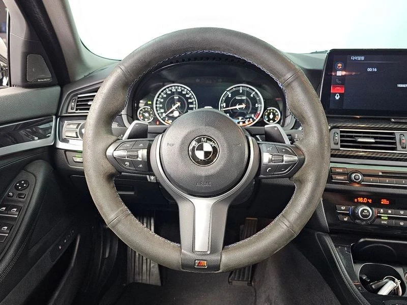 BMW 530 530d xDrive M Aero Dynamic| 258к.с.| ВКЛ.ТЕХНОТЕСТ, снимка 13 - Автомобили и джипове - 55608250