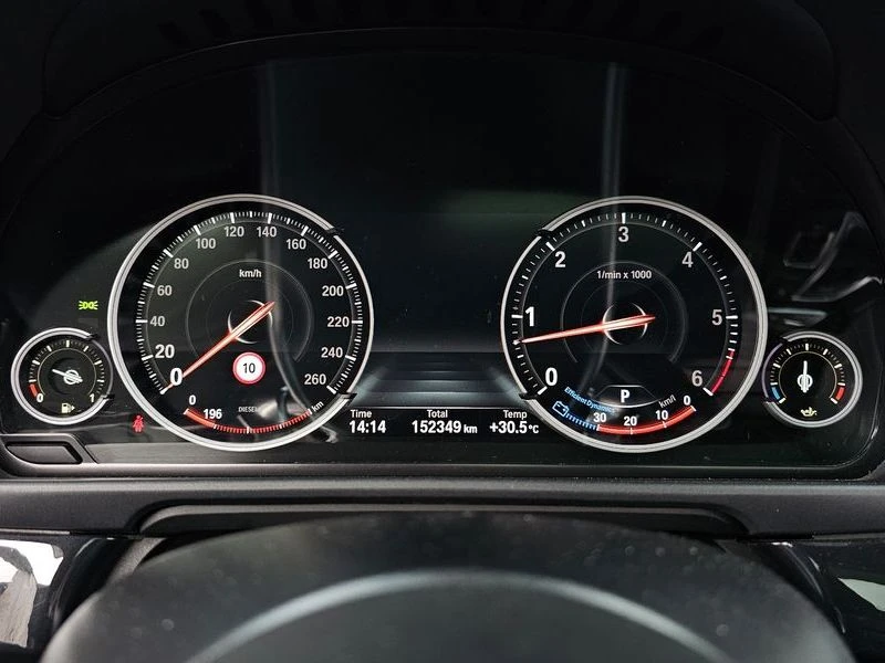 BMW 530 530d xDrive M Aero Dynamic| 258к.с.| ВКЛ.ТЕХНОТЕСТ, снимка 8 - Автомобили и джипове - 55608250