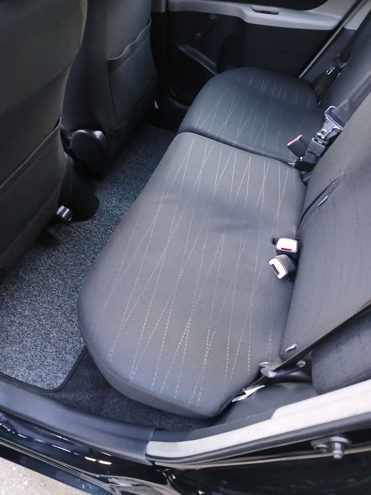 Toyota Yaris 1.0i  | Mobile.bg — изображение 14