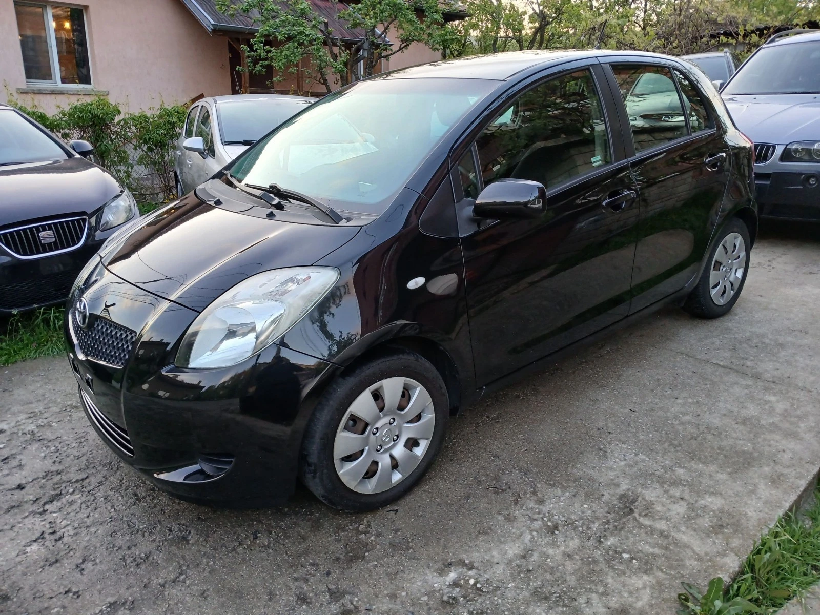 Toyota Yaris 1.0i  - изображение 2