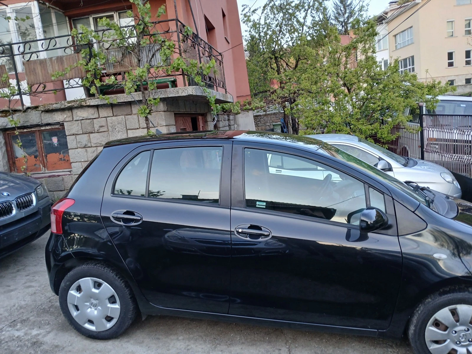 Toyota Yaris 1.0i  - изображение 4