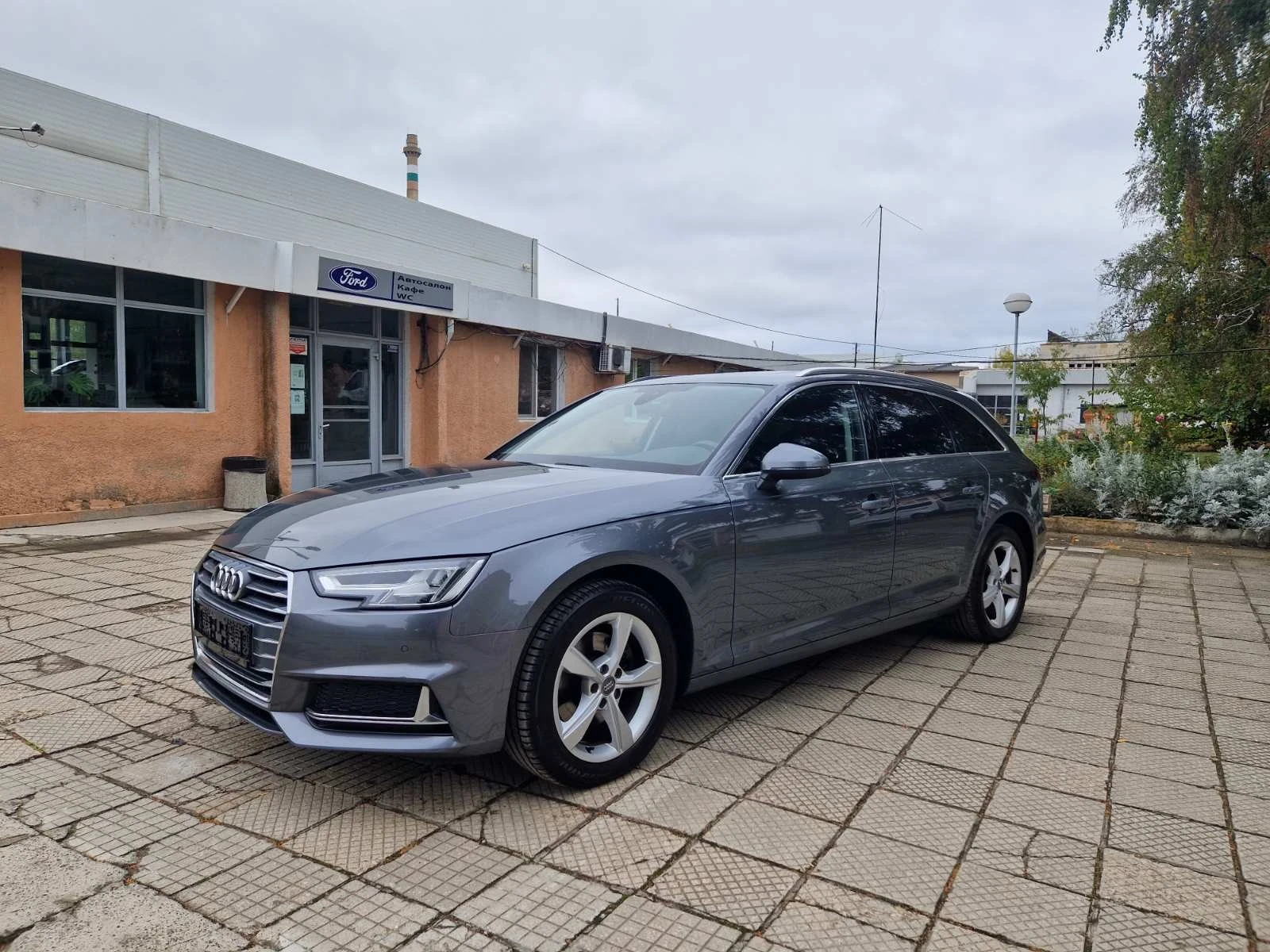 Audi A4 2.0 TDI S-Line - изображение 4