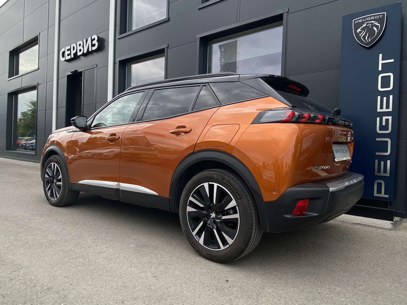 Peugeot 2008 Line Up GT PACK Electric 100 кВ 136 к.с. - изображение 5