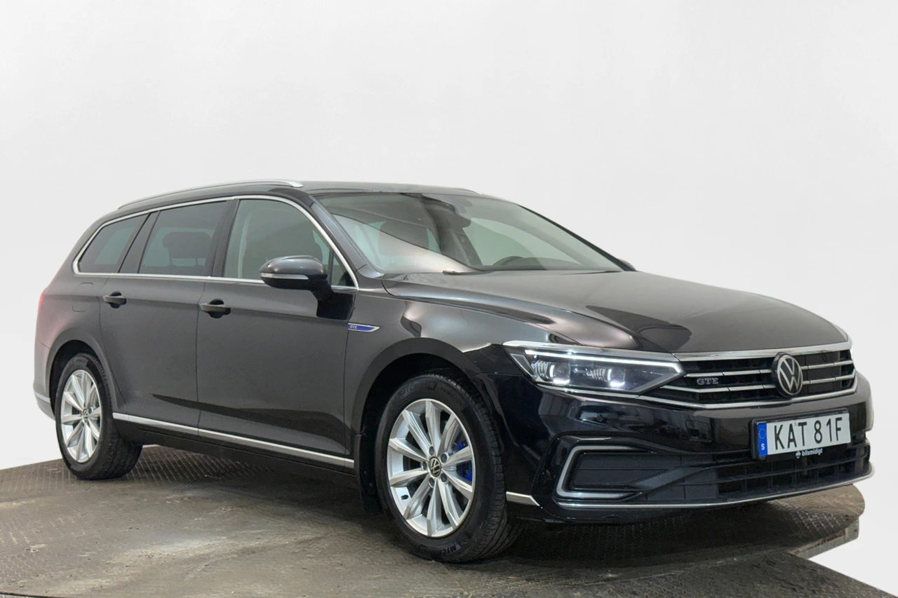VW Passat Sportscombi GTE* Navi* Cam* LED* Теглич*  - изображение 3