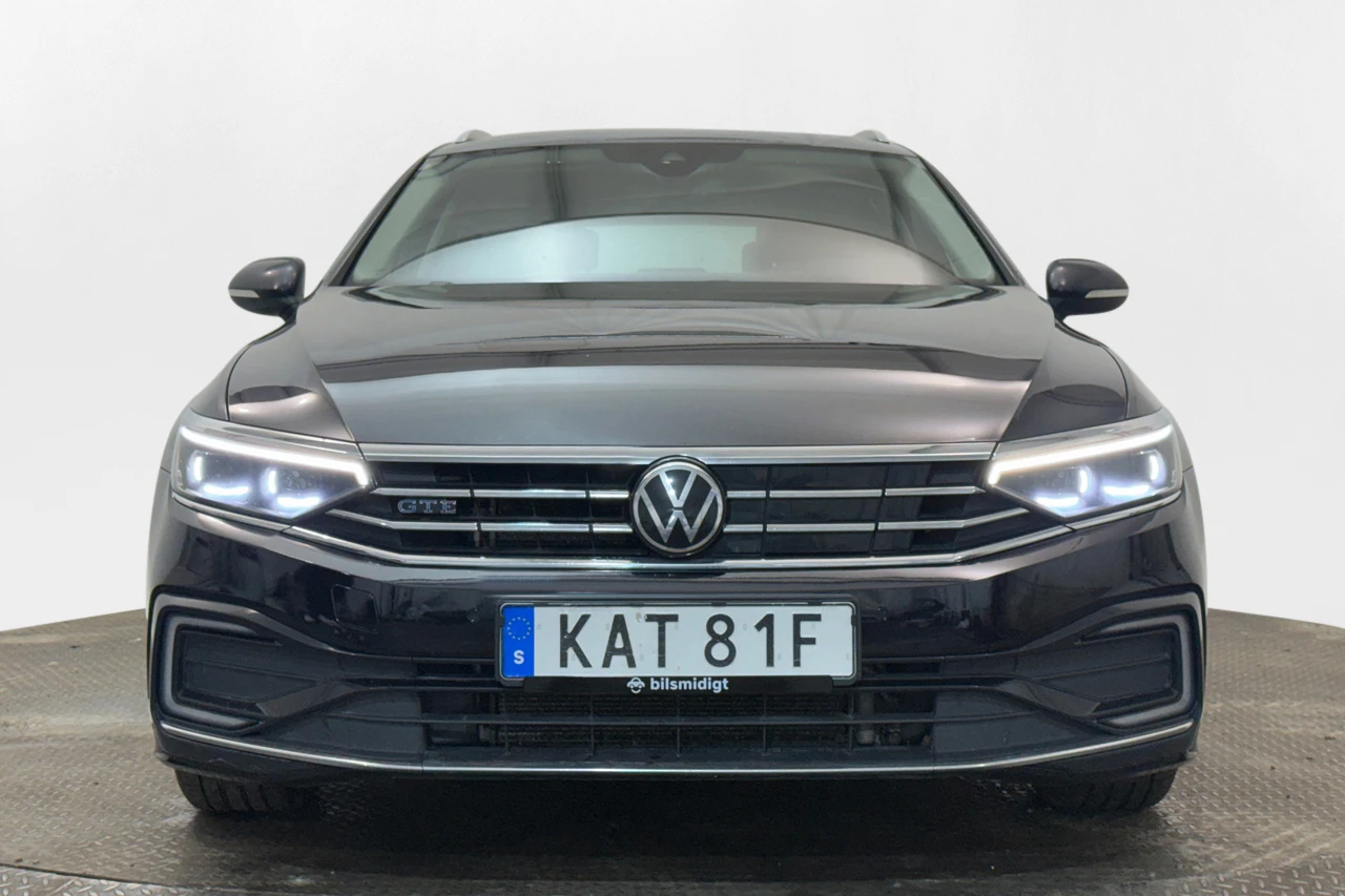 VW Passat Sportscombi GTE* Navi* Cam* LED* Теглич*  - изображение 2