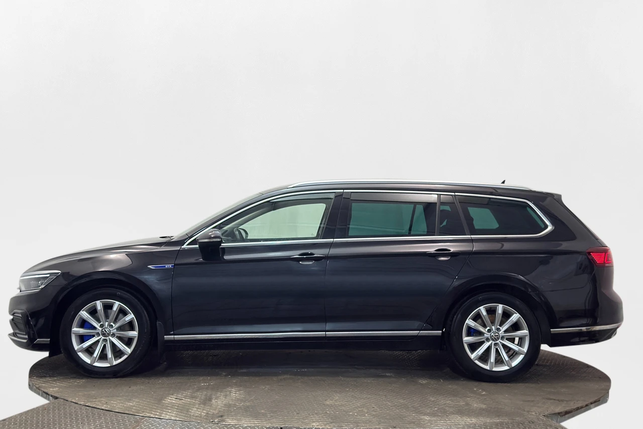 VW Passat Sportscombi GTE* Navi* Cam* LED* Теглич*  - изображение 10