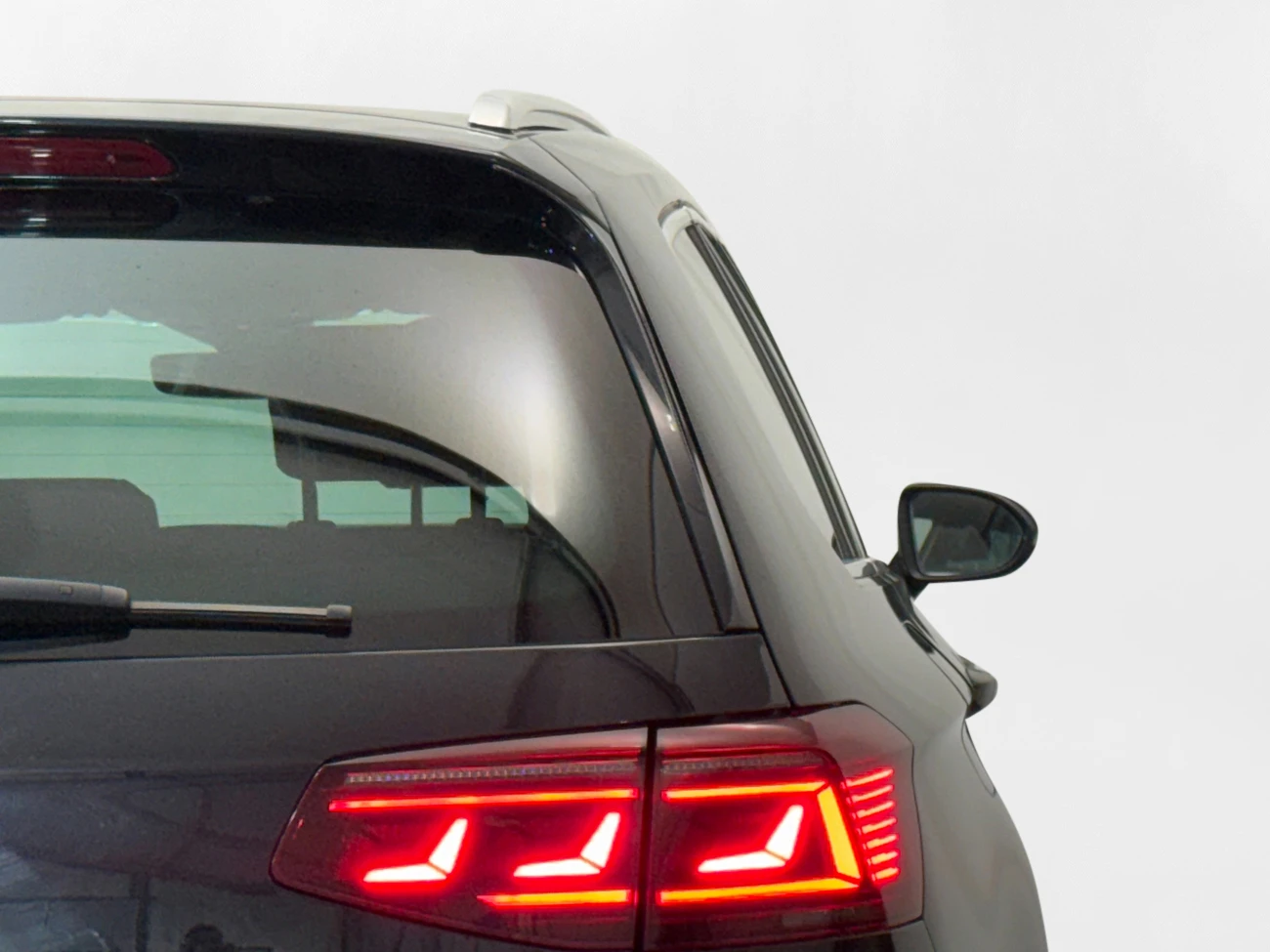VW Passat Sportscombi GTE* Navi* Cam* LED* Теглич*  - изображение 7