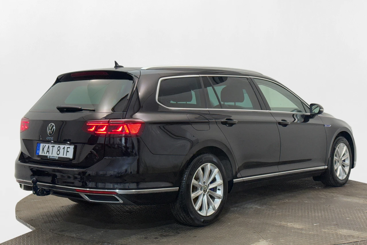 VW Passat Sportscombi GTE* Navi* Cam* LED* Теглич*  - изображение 5