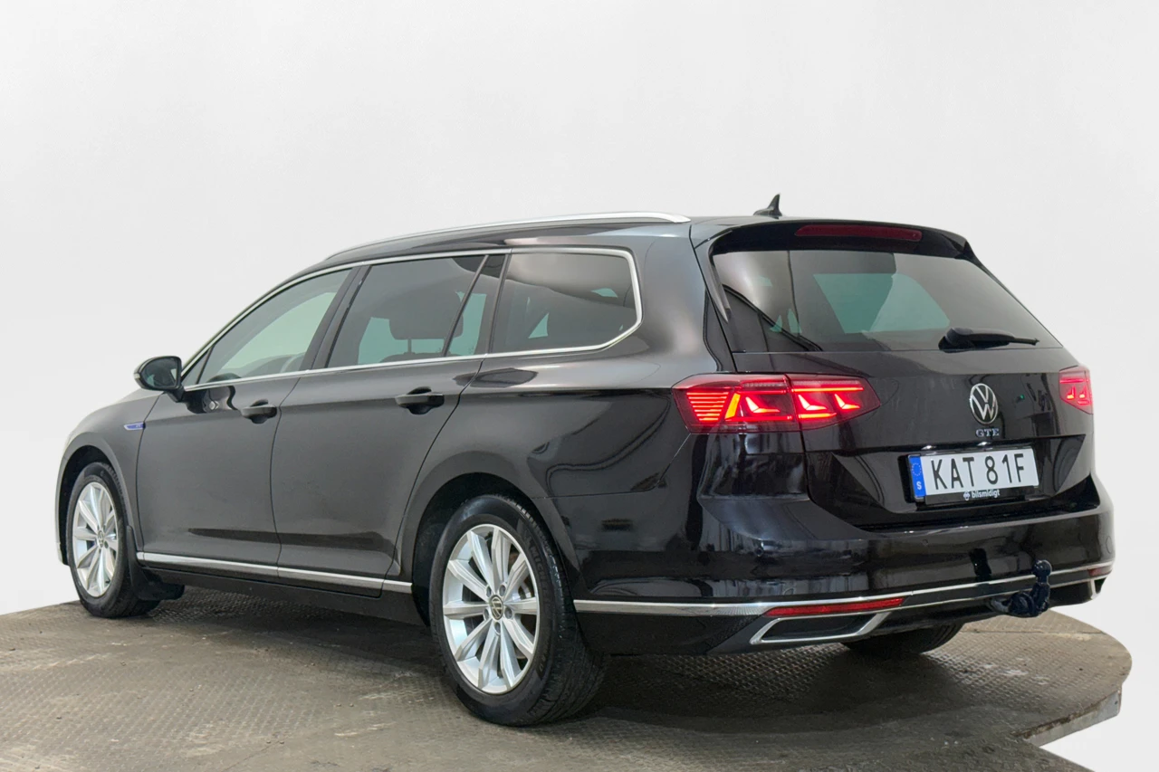 VW Passat Sportscombi GTE* Navi* Cam* LED* Теглич*  - изображение 9