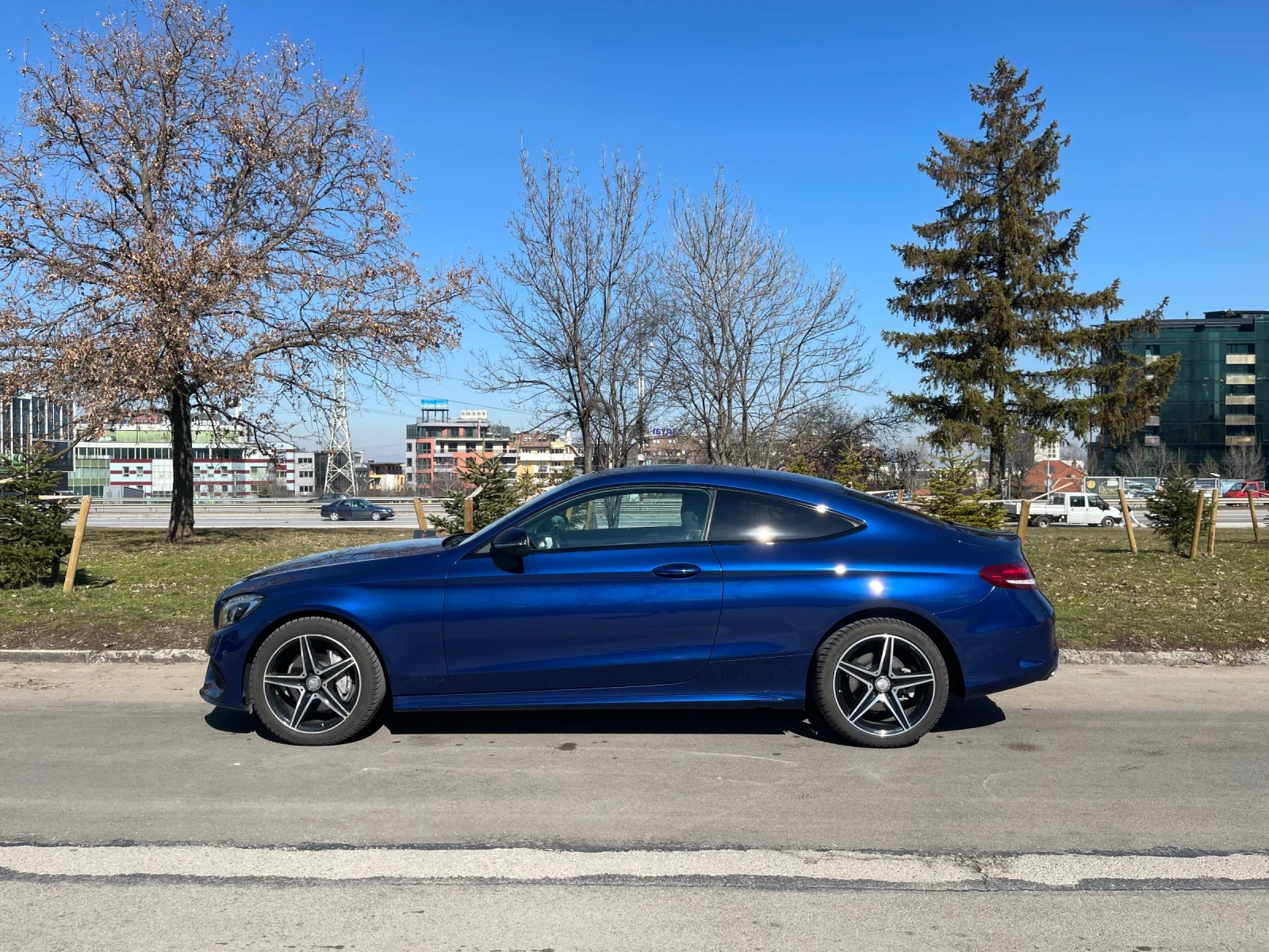 Mercedes-Benz C 180 AMG Line - изображение 4