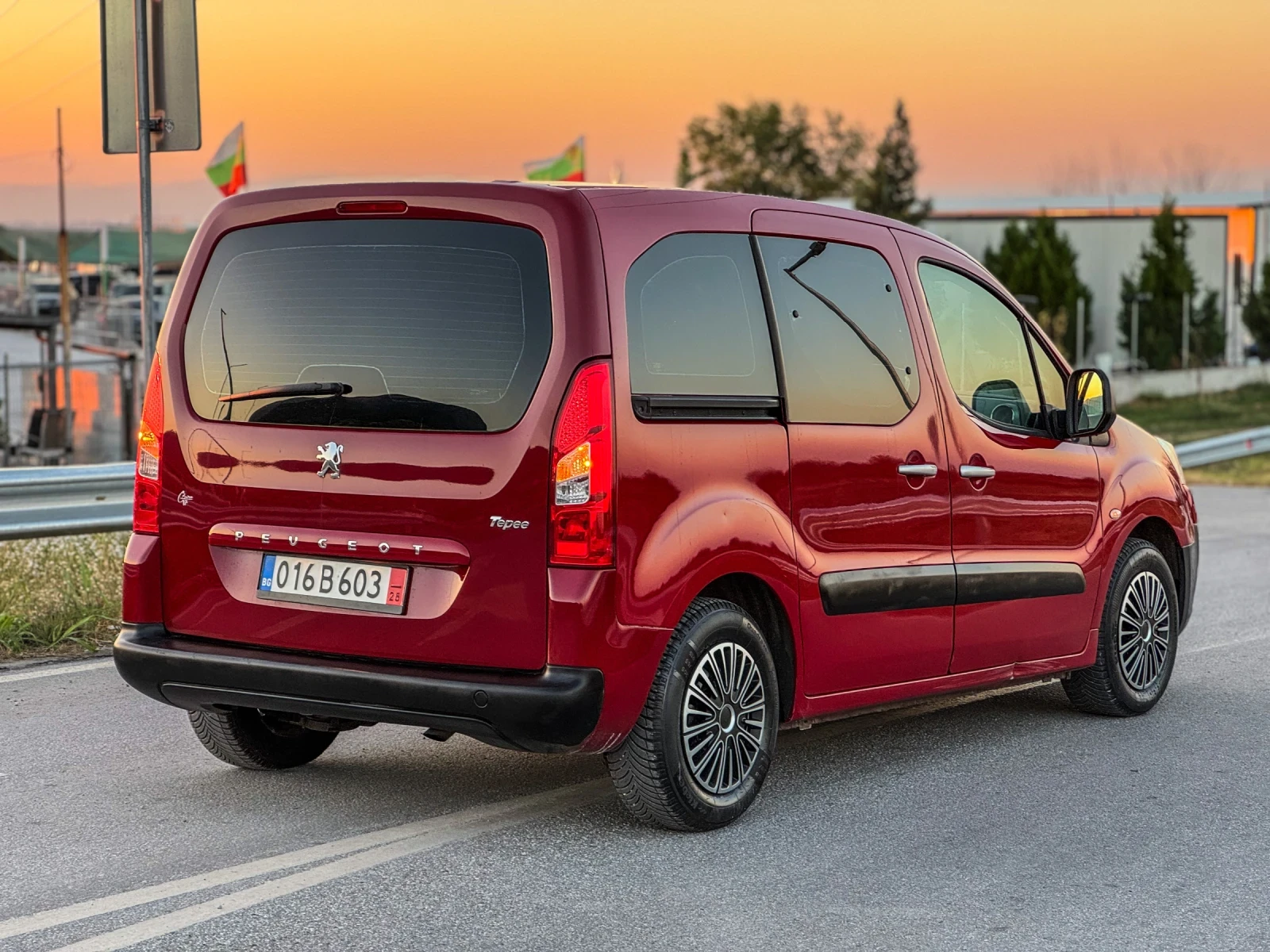 Peugeot Partner 1.6 HDI Tepee 90 к.с. - изображение 4