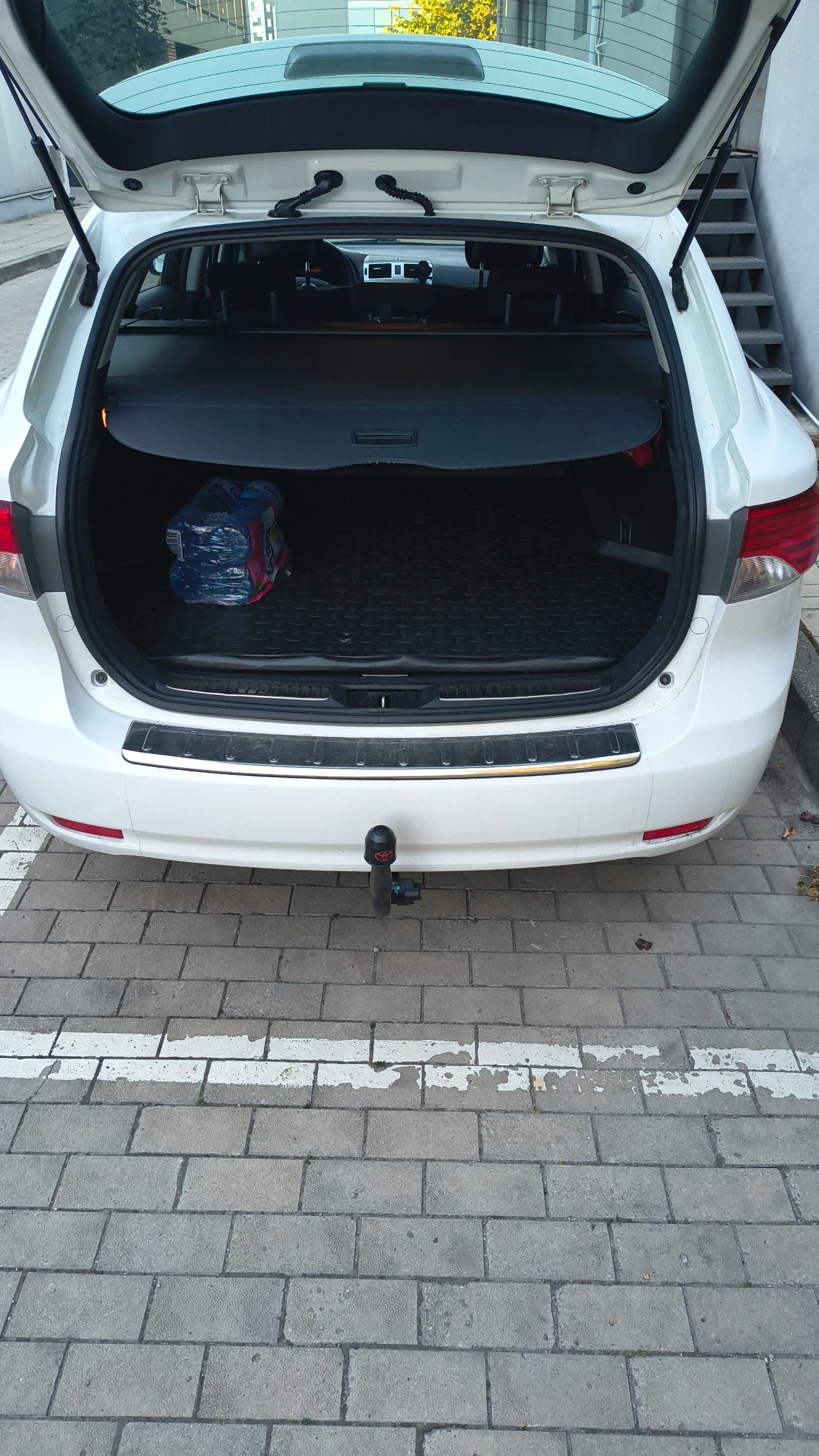 Toyota Avensis 2.0 d4d - изображение 3