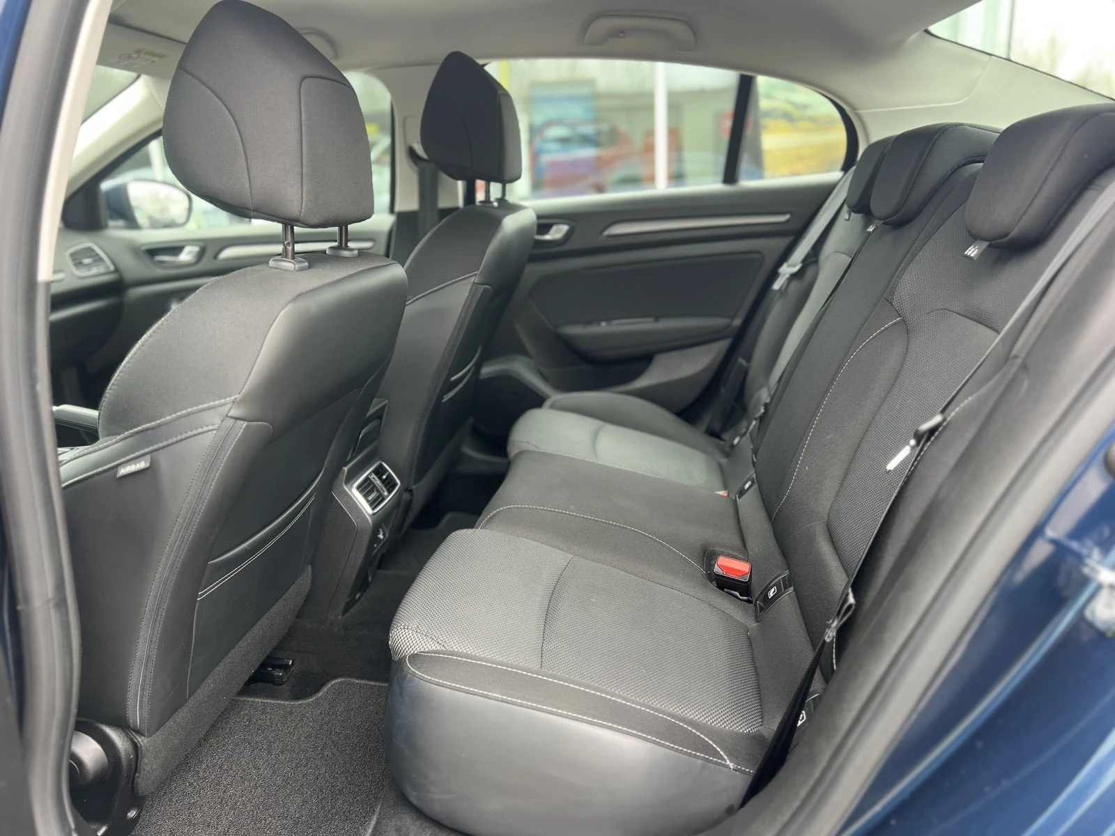 Renault Megane Sedan / 1.3 TCe / 140 к.с. / ГАРАНЦИЯ, снимка 15 - Автомобили и джипове - 53962255