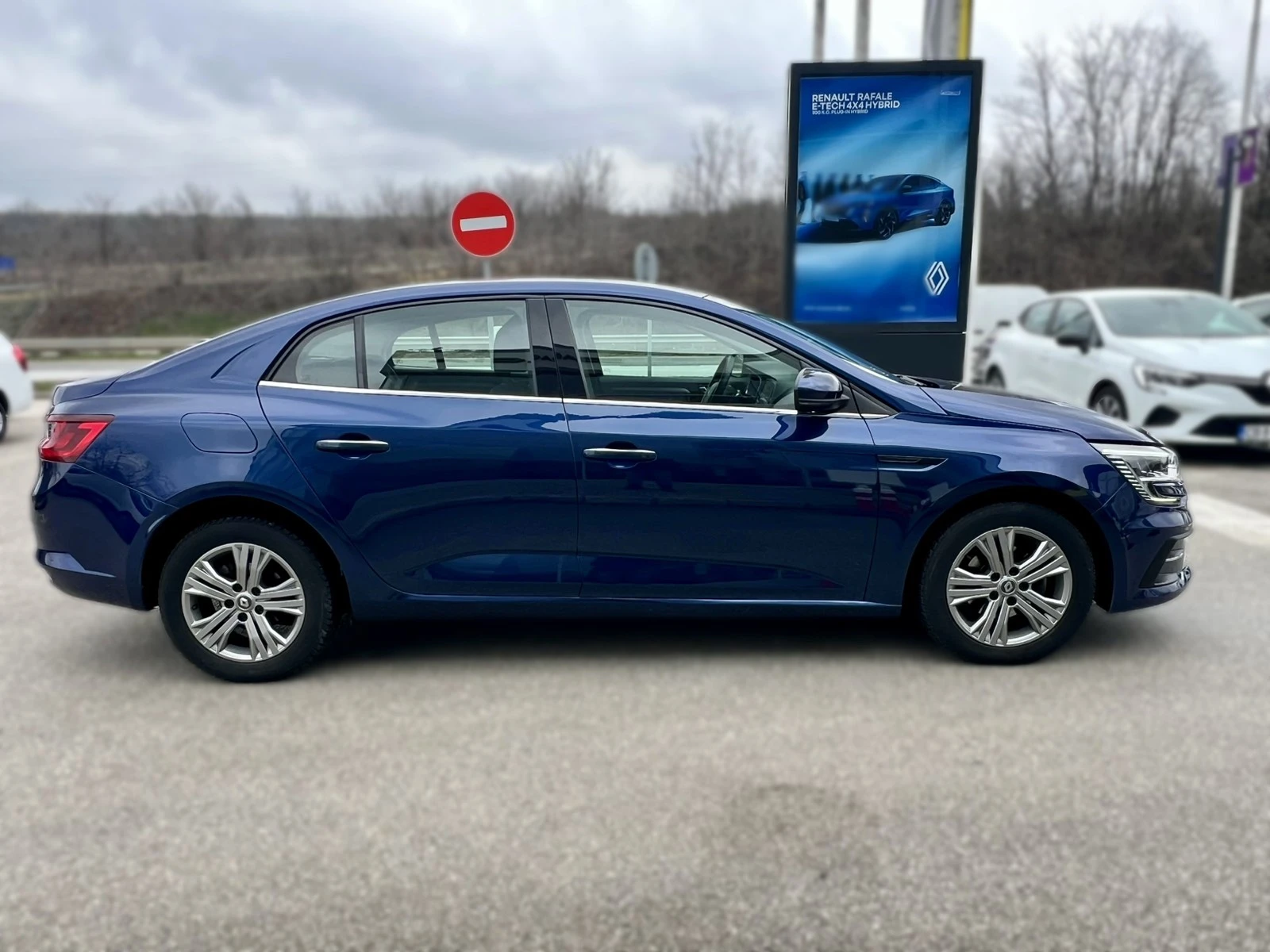 Renault Megane Sedan / 1.3 TCe / 140 к.с. / ГАРАНЦИЯ, снимка 4 - Автомобили и джипове - 53962255