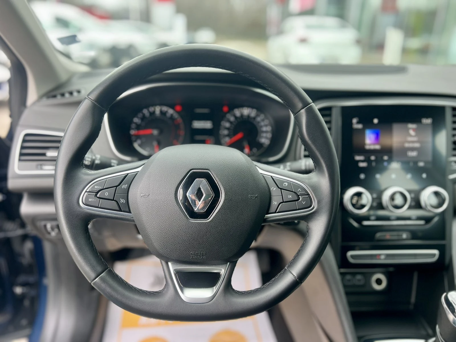 Renault Megane Sedan / 1.3 TCe / 140 к.с. / ГАРАНЦИЯ, снимка 13 - Автомобили и джипове - 53962255