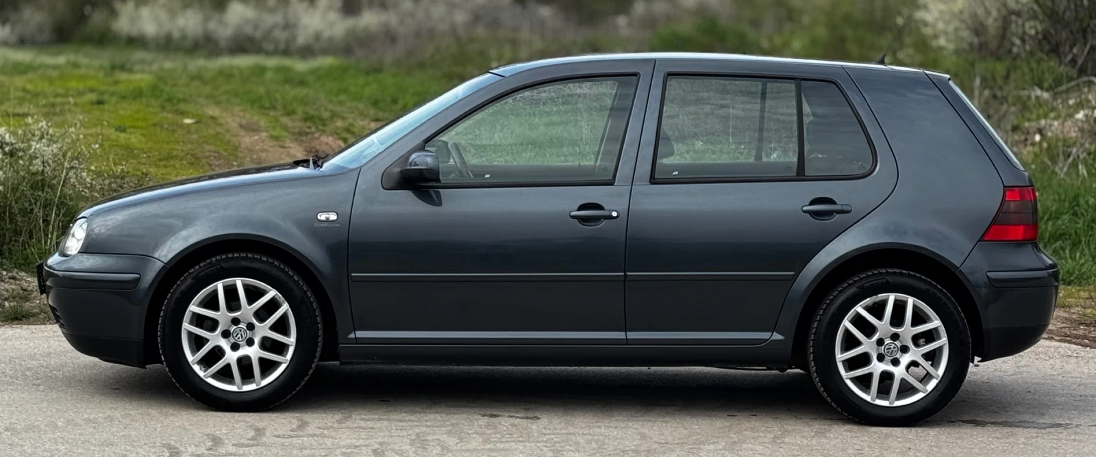 VW Golf 1.6i/101кс КЛИМАТИК!!!!, снимка 7 - Автомобили и джипове - 54214233