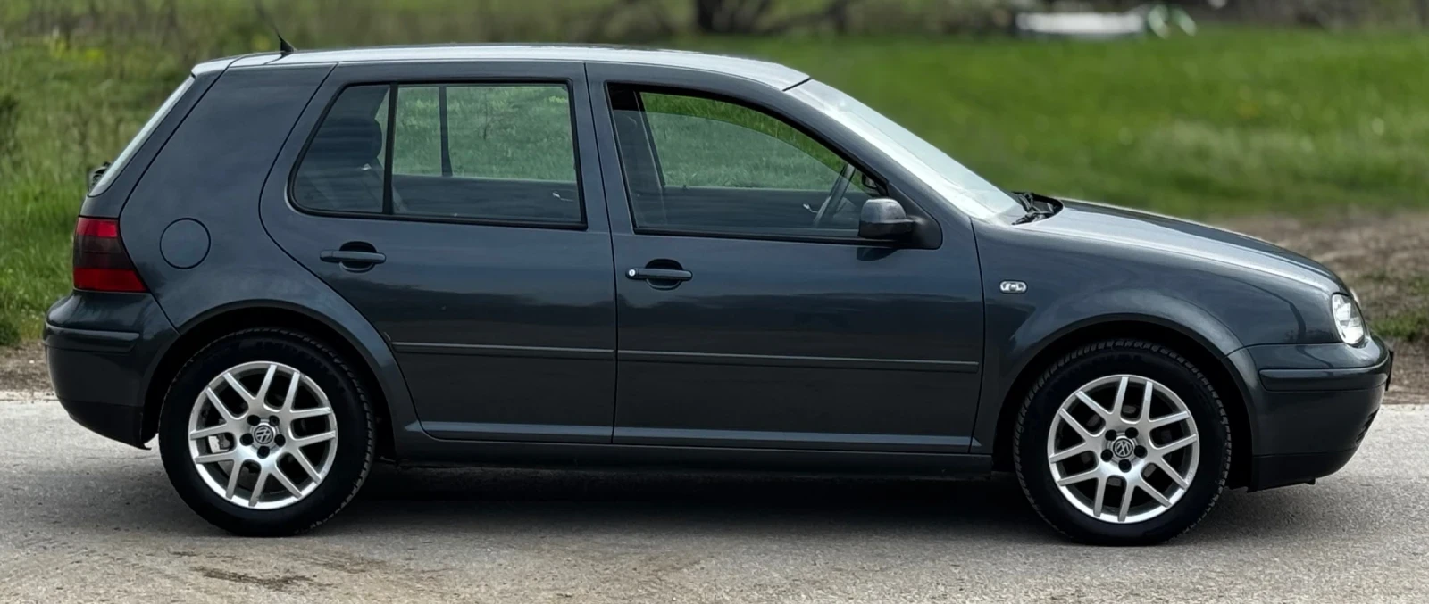 VW Golf 1.6i/101кс КЛИМАТИК!!!!, снимка 8 - Автомобили и джипове - 54214233