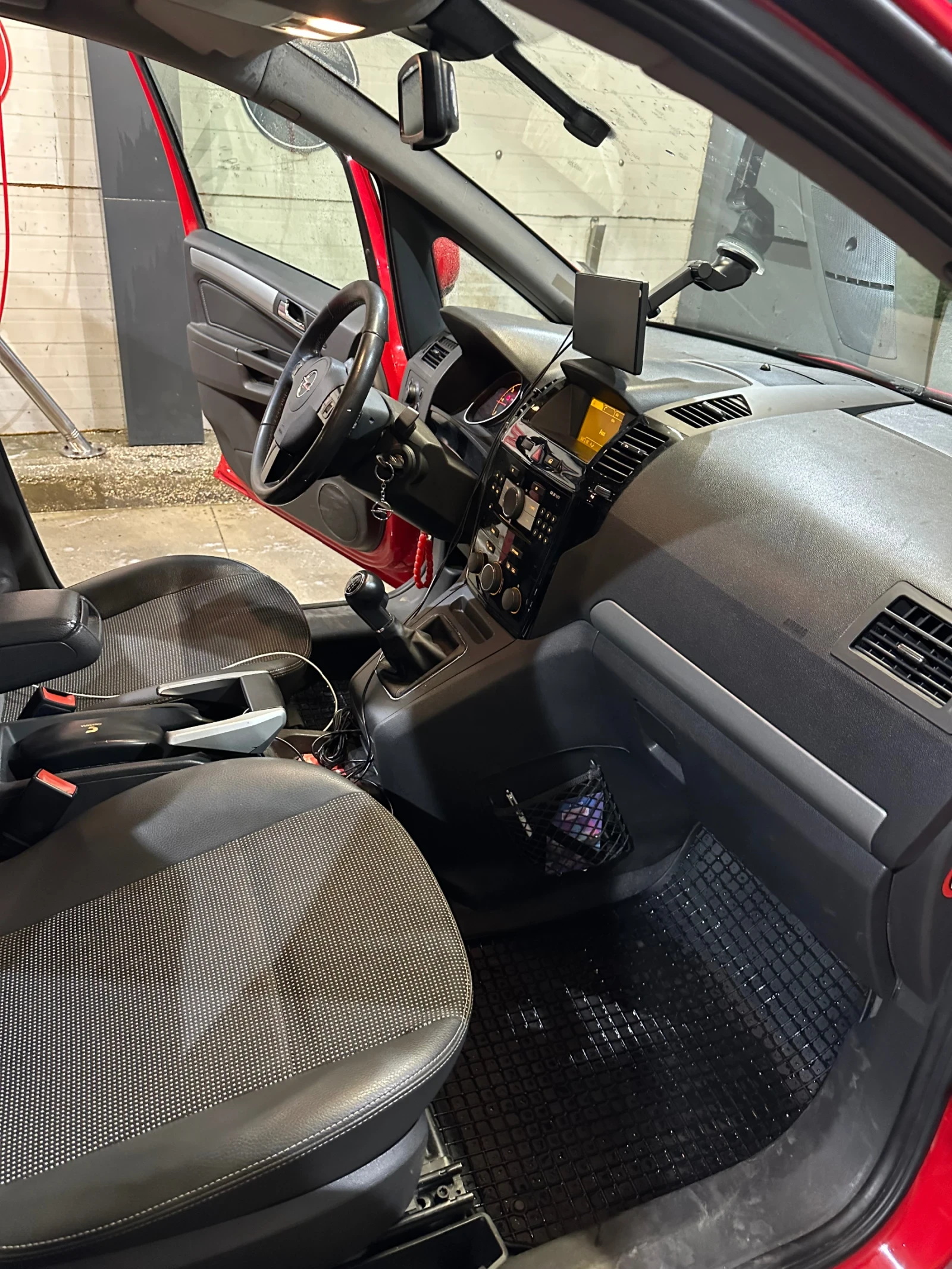 Opel Zafira OPC, снимка 13 - Автомобили и джипове - 54335797