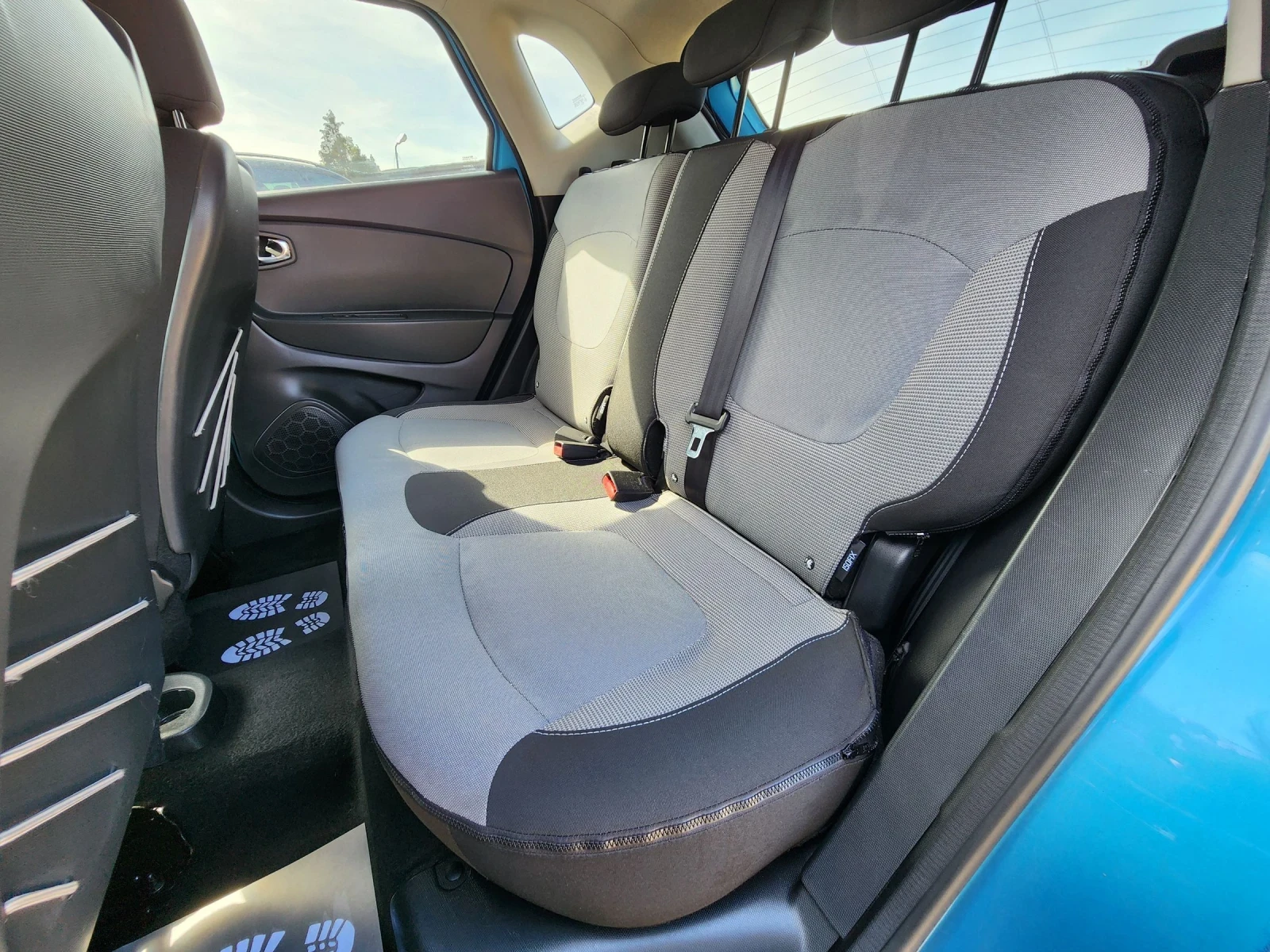 Renault Captur 1.5DCI, снимка 14 - Автомобили и джипове - 54456227