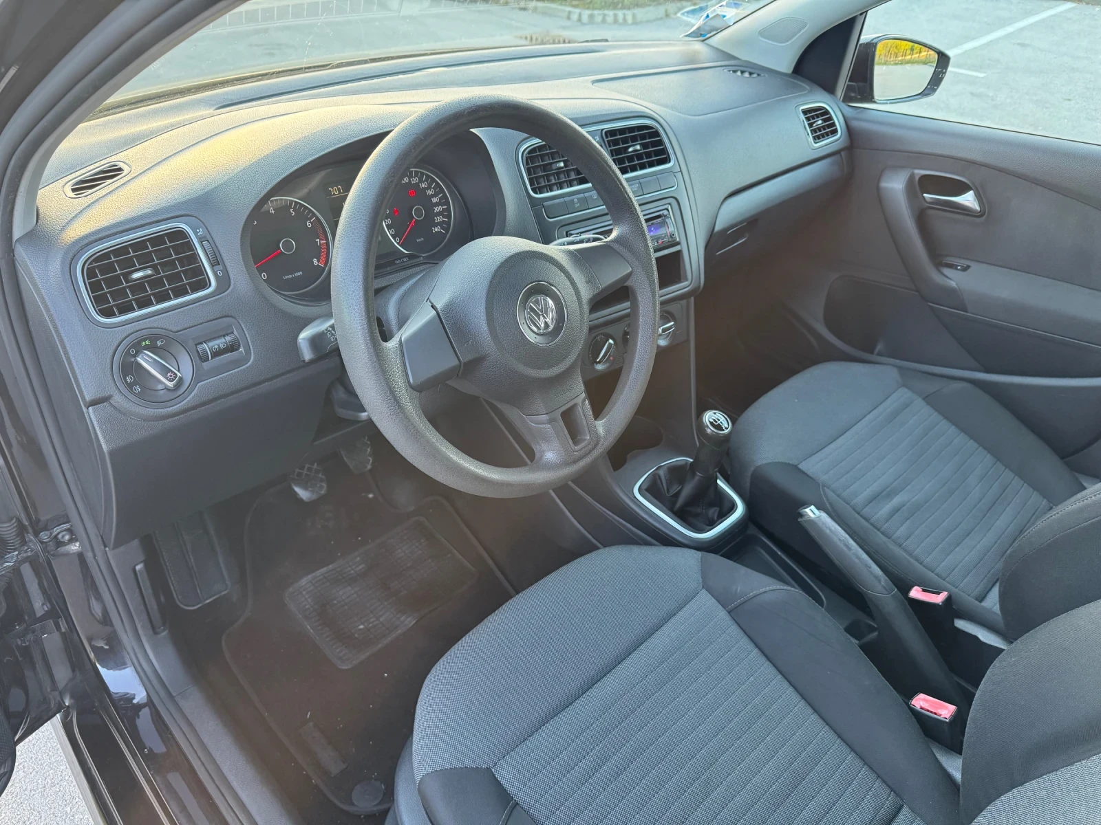 VW Polo 1.4i 86k.c. , снимка 9 - Автомобили и джипове - 54554897