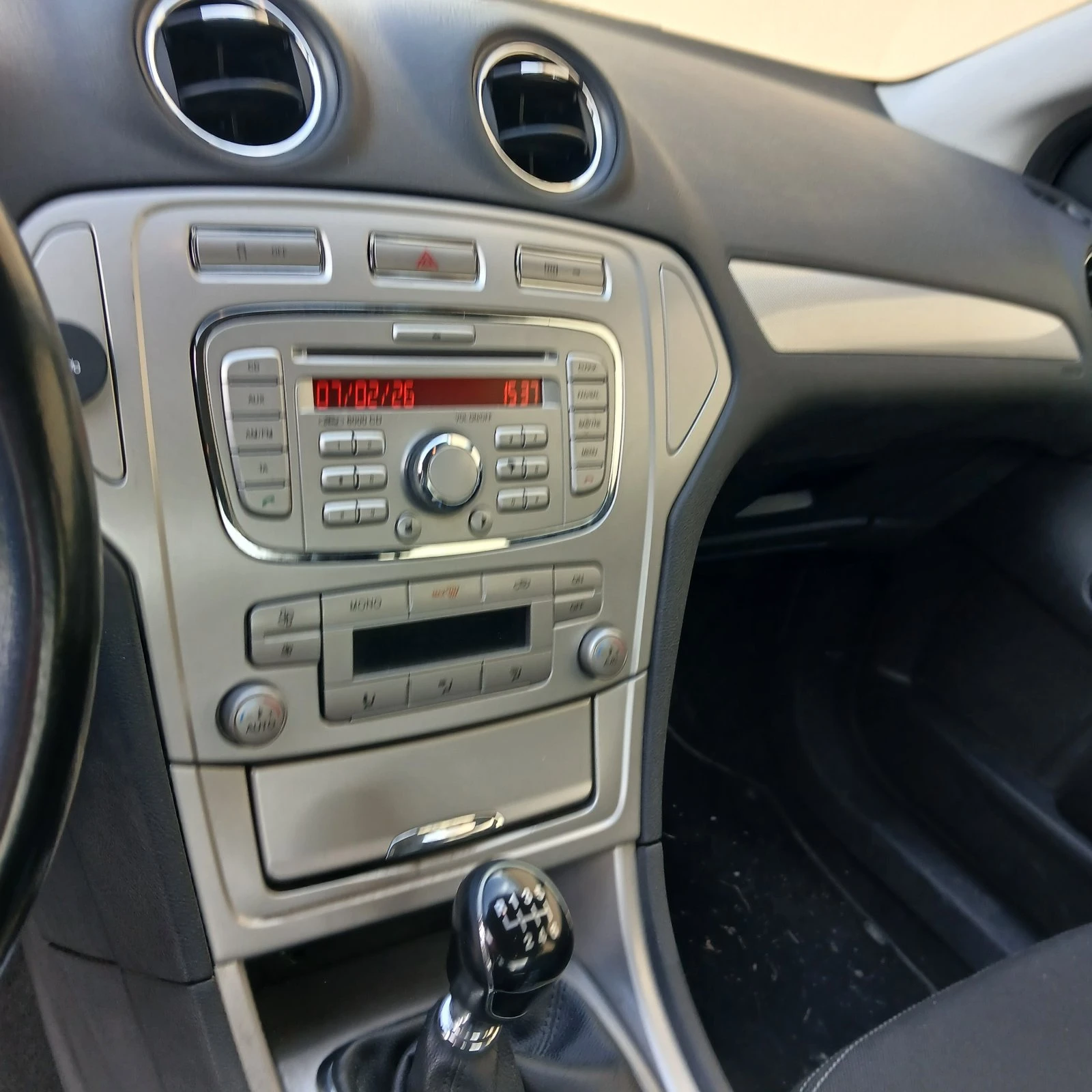 Ford Mondeo 1.8 TDCI (ЦЕНА ПО ДОГОВАРЯНЕ), снимка 9 - Автомобили и джипове - 54593768
