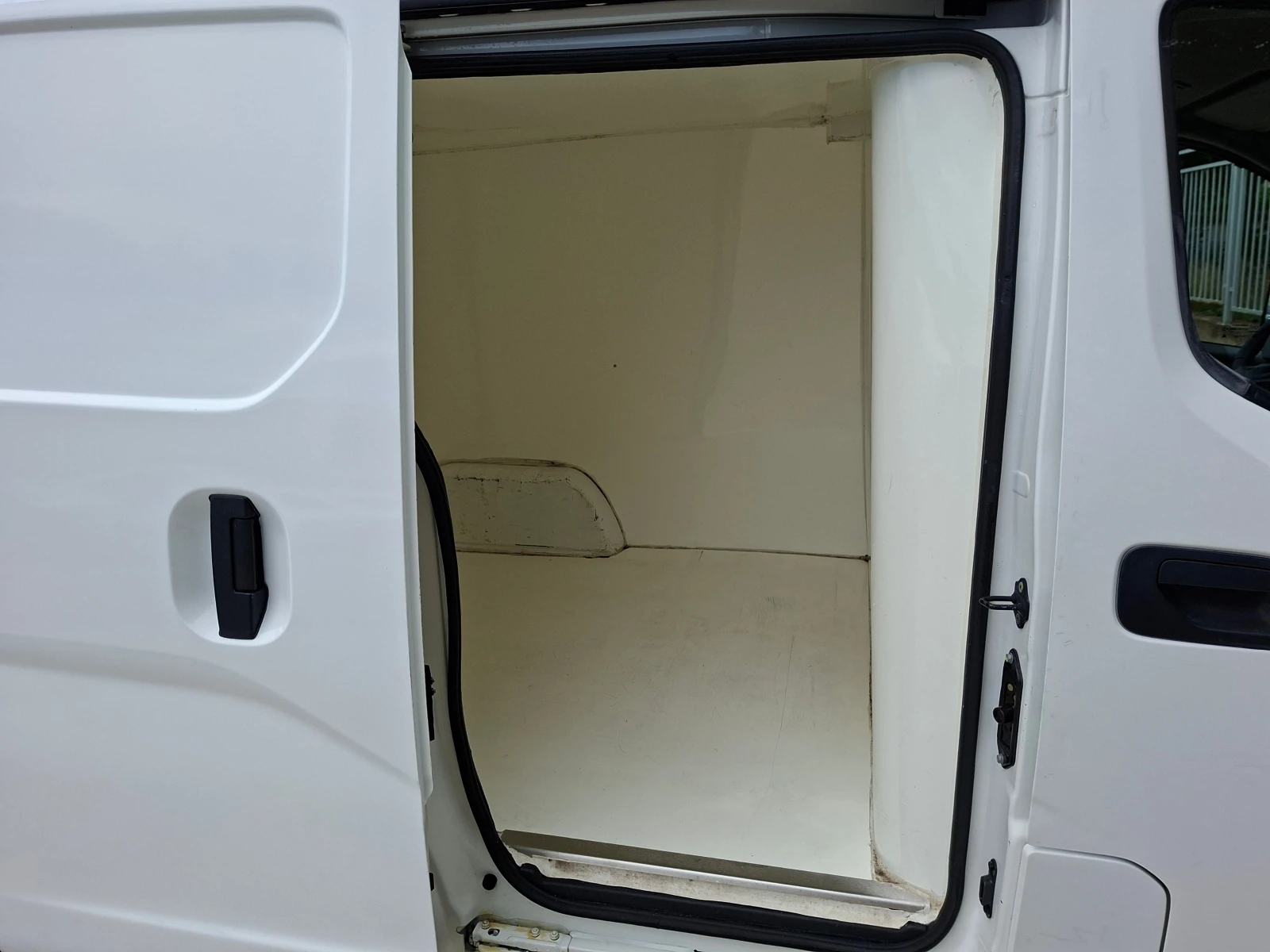 Nissan e-NV200, снимка 15 - Автомобили и джипове - 54834536