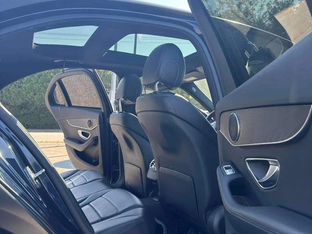 Mercedes-Benz C 300 * АВТОКРЕДИТ БЕЗ ПЪРВОНАЧАЛНА ВНОСКА* , снимка 12 - Автомобили и джипове - 55720630