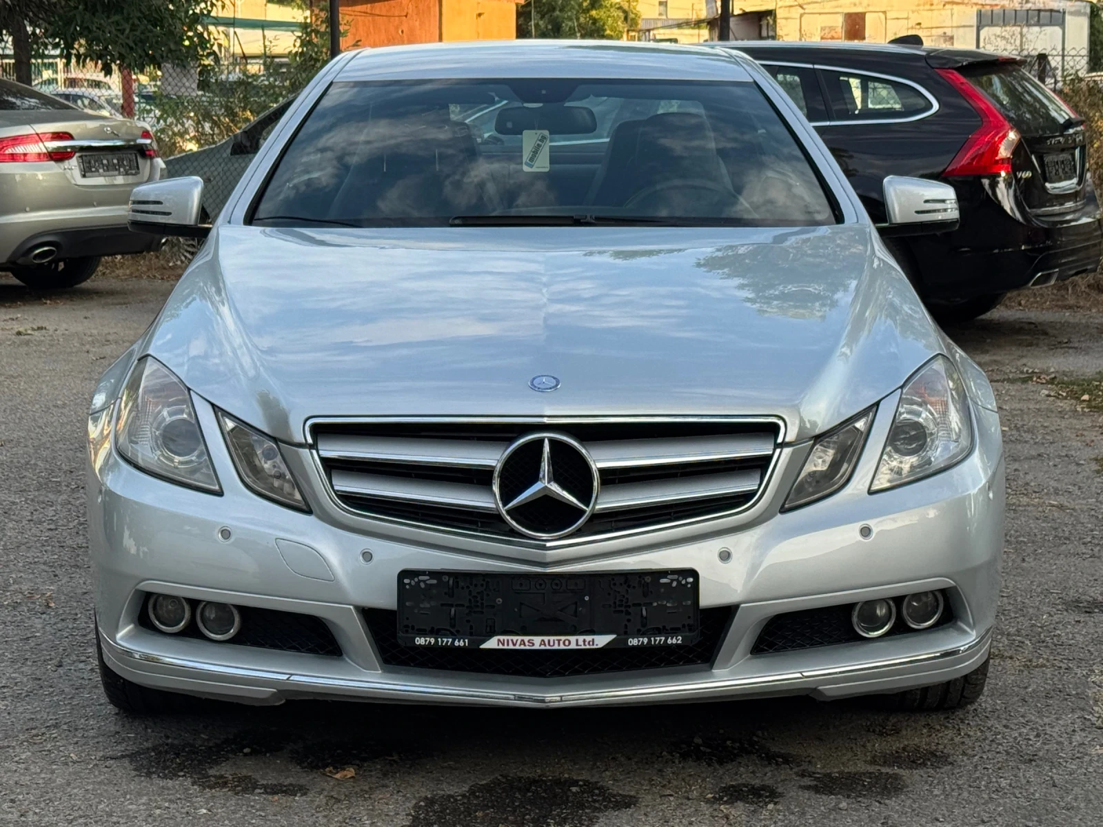 Mercedes-Benz E 220 Неразличим  от НОВ!, снимка 2 - Автомобили и джипове - 55839225