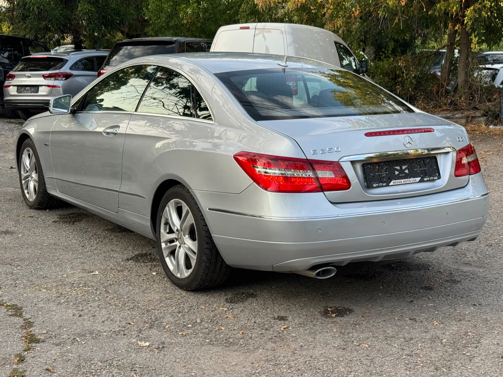 Mercedes-Benz E 220 Неразличим  от НОВ!, снимка 5 - Автомобили и джипове - 55839225