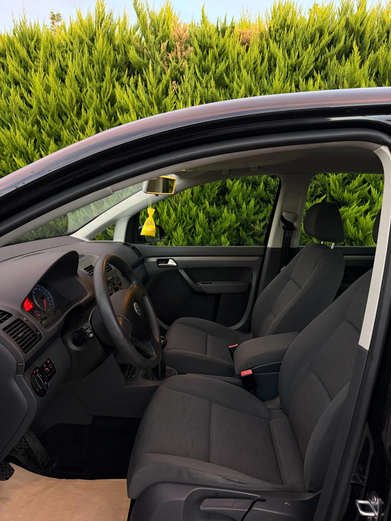 VW Touran 1.9тди 105кс, снимка 7 - Автомобили и джипове - 56268611