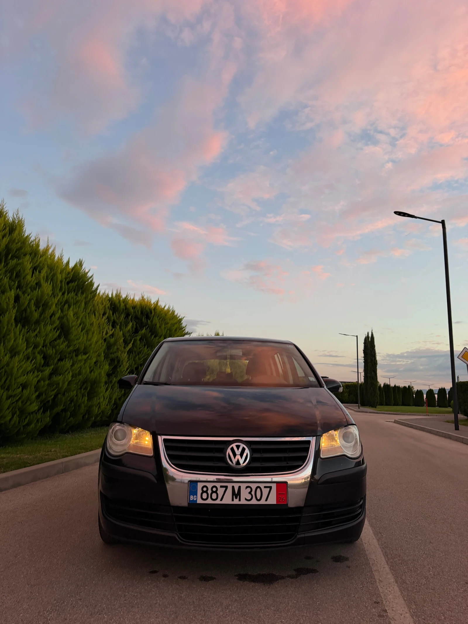 VW Touran 1.9тди 105кс, снимка 3 - Автомобили и джипове - 56268611