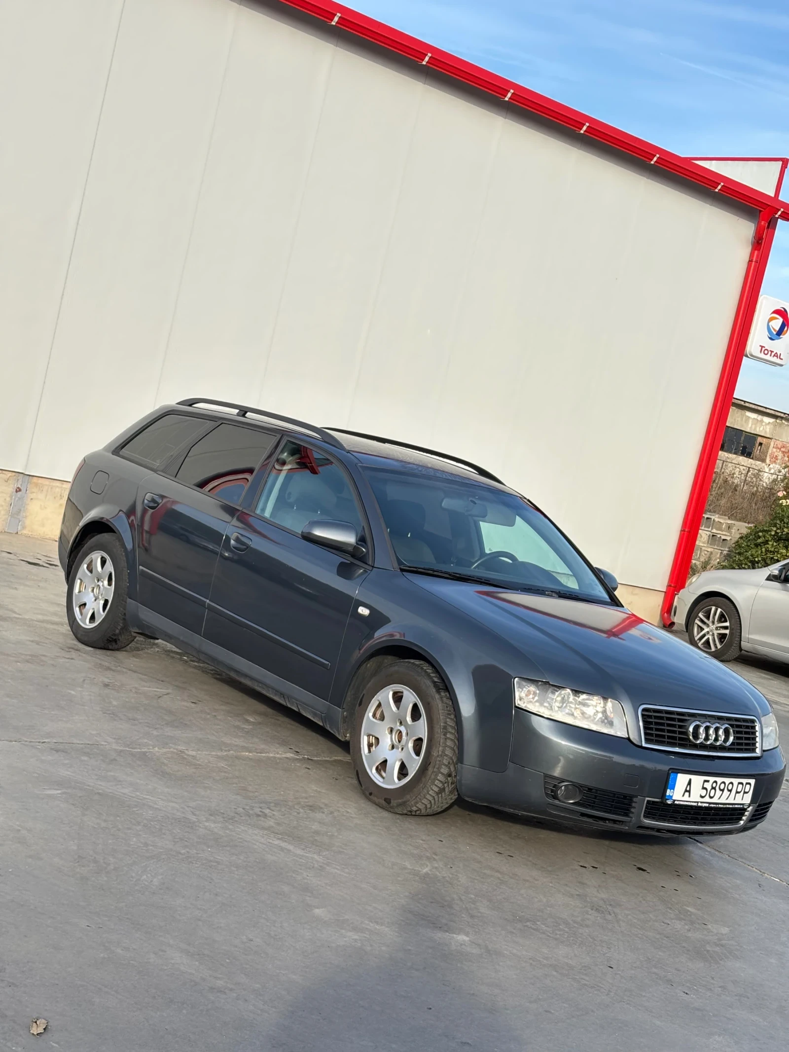 Audi A4, снимка 2 - Автомобили и джипове - 56604365