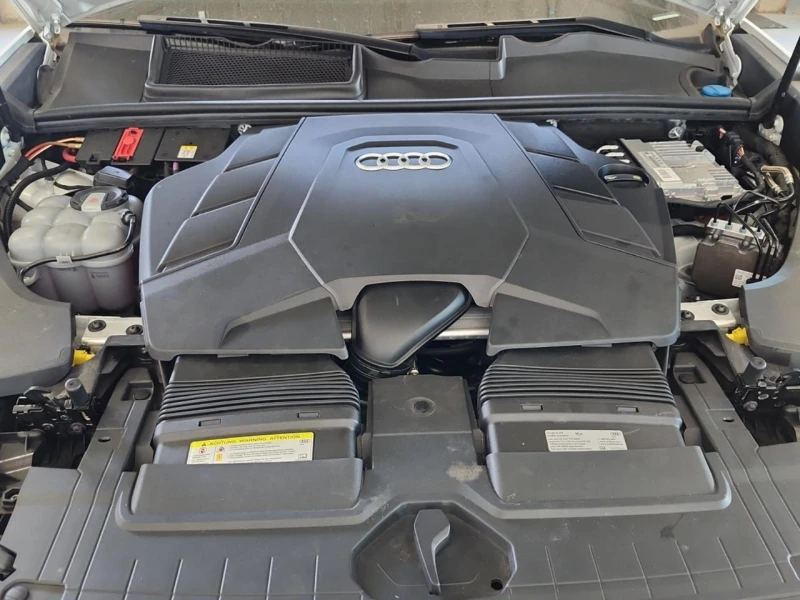 Audi Q8 Technik* Sline* Matrix* Distr* B&O* Масаж* 360* , снимка 15 - Автомобили и джипове - 52318016