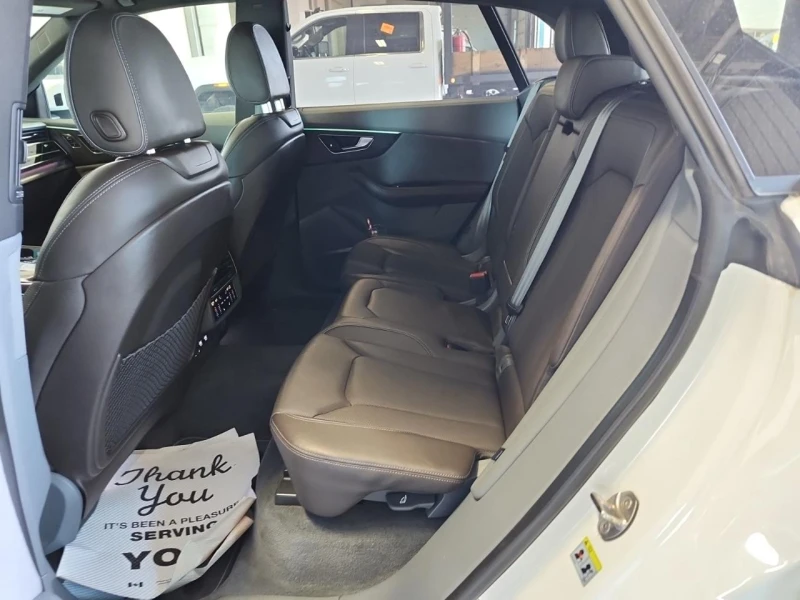 Audi Q8 Technik* Sline* Matrix* Distr* B&O* Масаж* 360* , снимка 13 - Автомобили и джипове - 52318016