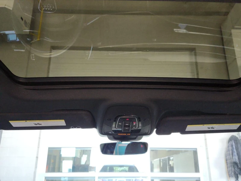 Audi Q8 Technik* Sline* Matrix* Distr* B&O* Масаж* 360* , снимка 11 - Автомобили и джипове - 52318016