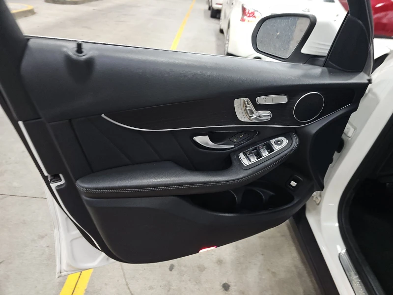 Mercedes-Benz GLC 300 ПОДГРЕВ* КАМЕРА* КЕЙЛЕС* LANE* ASSIST, снимка 7 - Автомобили и джипове - 52699385