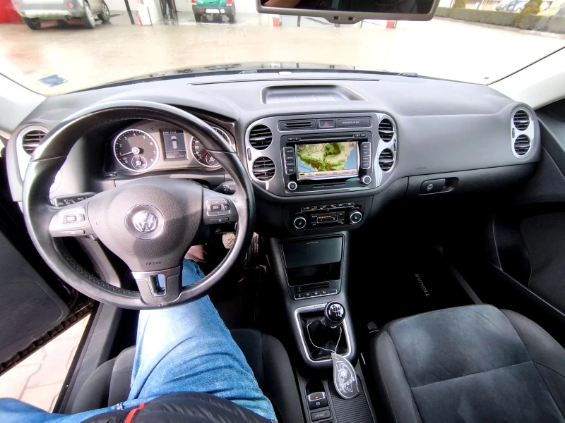 VW Tiguan 2.0 tsi/4x4/Швейцария , снимка 13 - Автомобили и джипове - 53290664