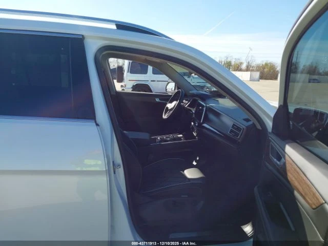 VW Atlas 2.0T SEL PREMIUM R-LINE, снимка 7 - Автомобили и джипове - 53194577