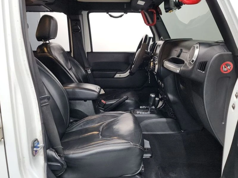 Jeep Wrangler 3.6 Sahara 4Door| 285к.с.| ВКЛ.ТЕХНОТЕСТ, снимка 11 - Автомобили и джипове - 55097369