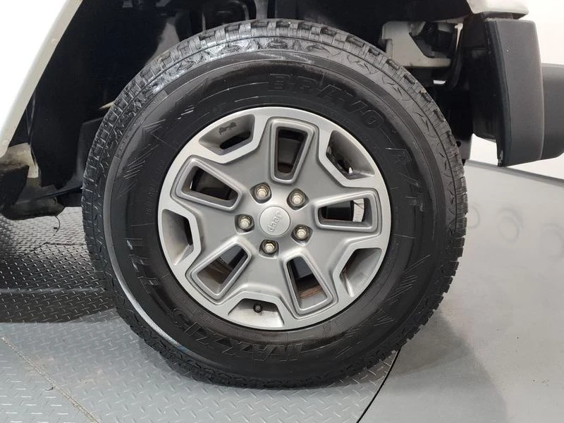 Jeep Wrangler 3.6 Sahara 4Door| 285к.с.| ВКЛ.ТЕХНОТЕСТ, снимка 5 - Автомобили и джипове - 55097369